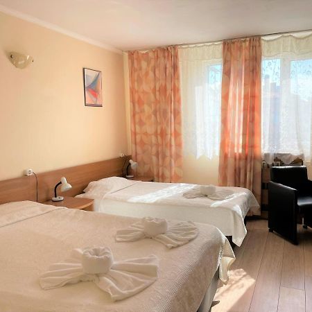 Family Hotel Central Burgas ภายนอก รูปภาพ