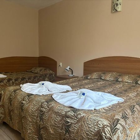 Family Hotel Central Burgas ภายนอก รูปภาพ