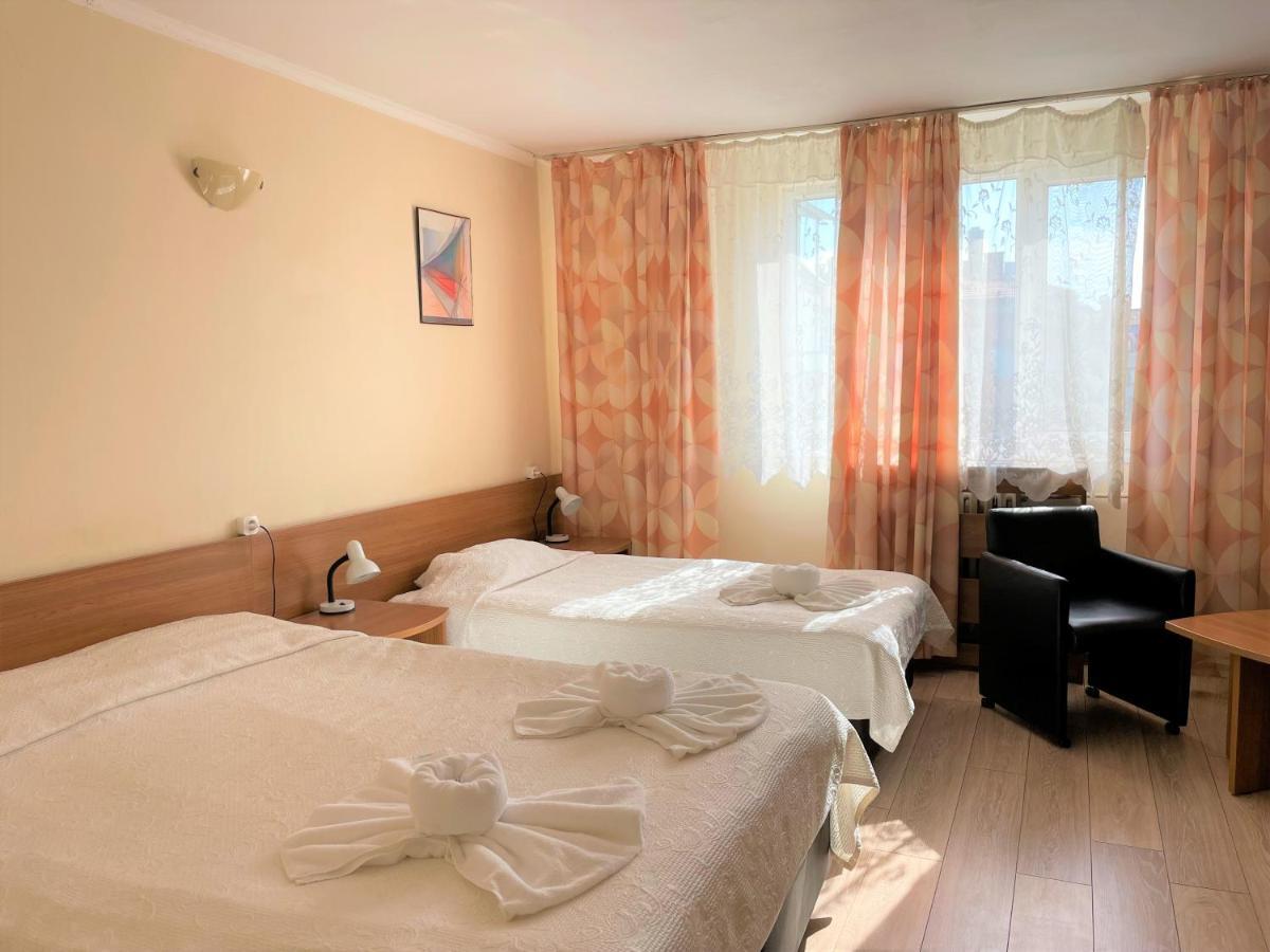 Family Hotel Central Burgas ภายนอก รูปภาพ