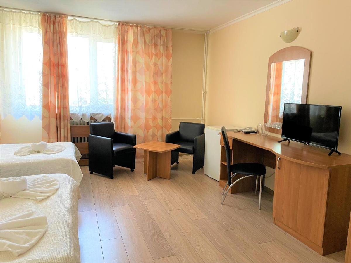 Family Hotel Central Burgas ภายนอก รูปภาพ