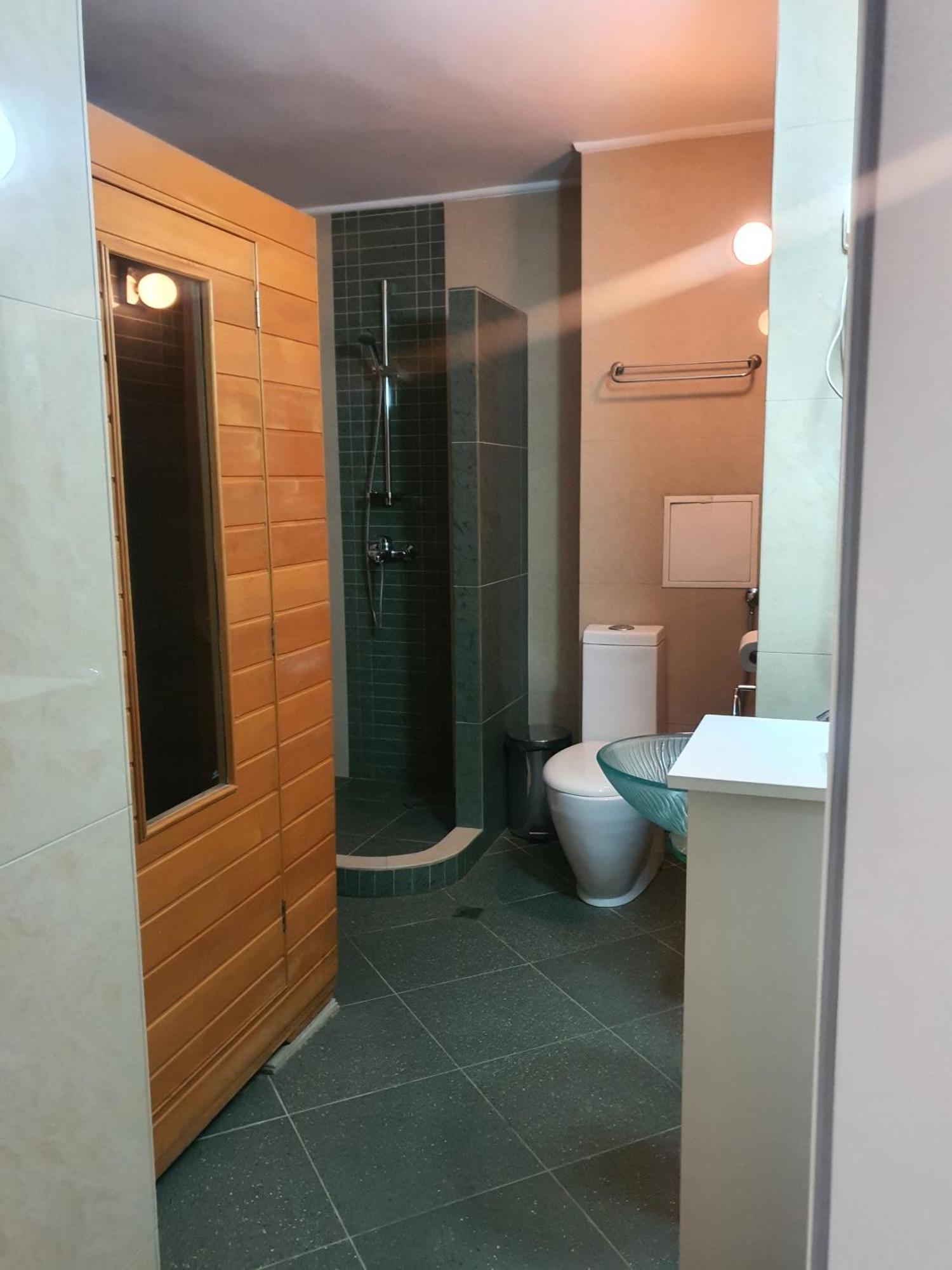 Family Hotel Central Burgas ภายนอก รูปภาพ