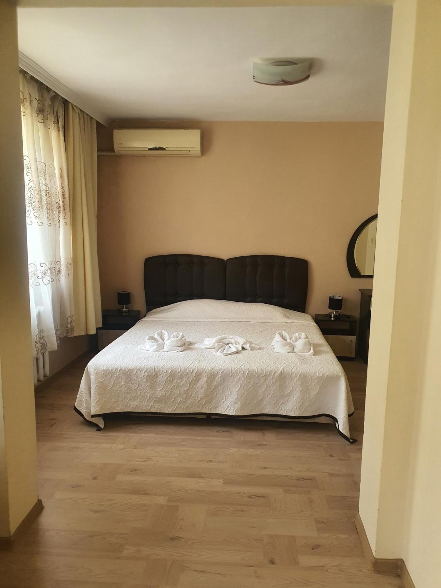 Family Hotel Central Burgas ภายนอก รูปภาพ