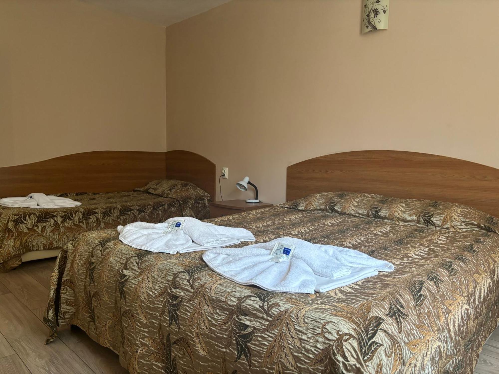 Family Hotel Central Burgas ภายนอก รูปภาพ