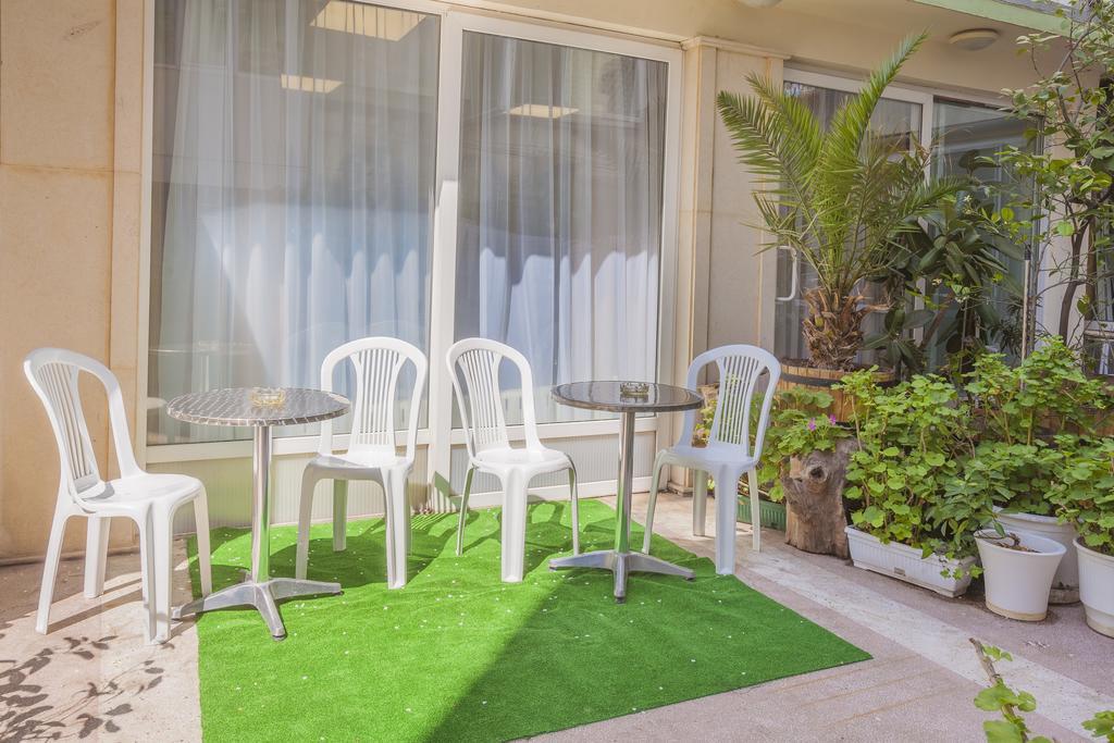 Family Hotel Central Burgas ภายนอก รูปภาพ